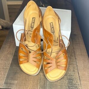 PIKOLINOS Tan Leather Cutout Lace-Up Heels